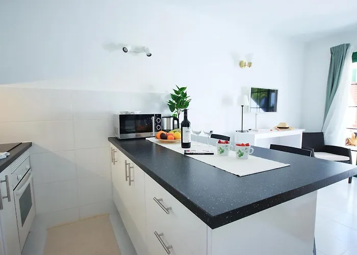 Luz, Calma Y Sabor Manriqueno En Matagorda Los Pocillos