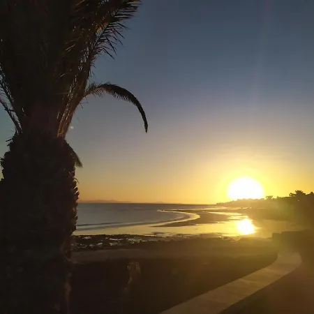 Luz, Calma Y Sabor Manriqueno En Matagorda Apartment *